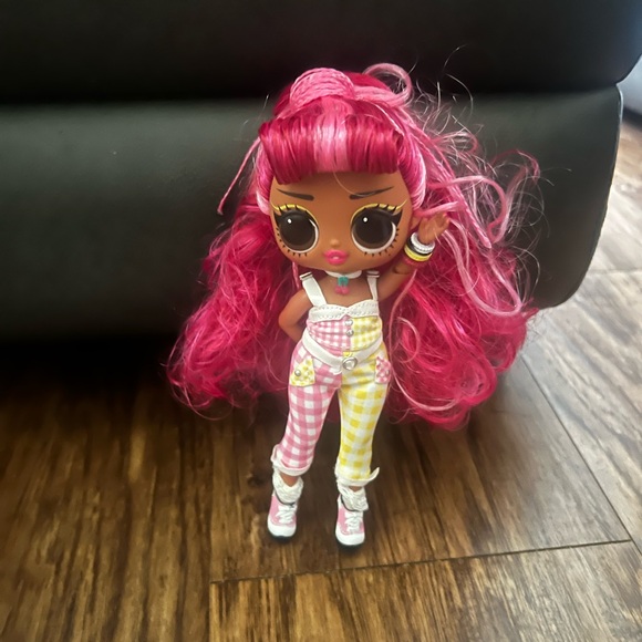 OMG Lol Surprise Tweens Cherry B.B. Fashion Doll 576709C3 - Picture 1 of 1